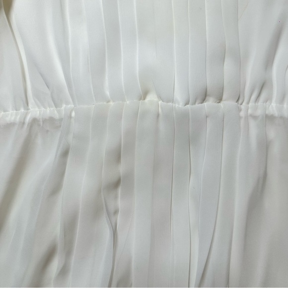 Dress Barn Elegant White Sleeveless Dress With Pleats and Cream Color Belt - Picture 7 of 8